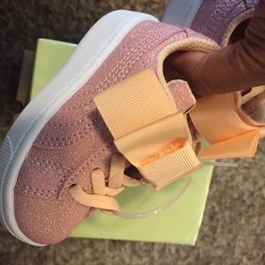 Glitter pumas for girls